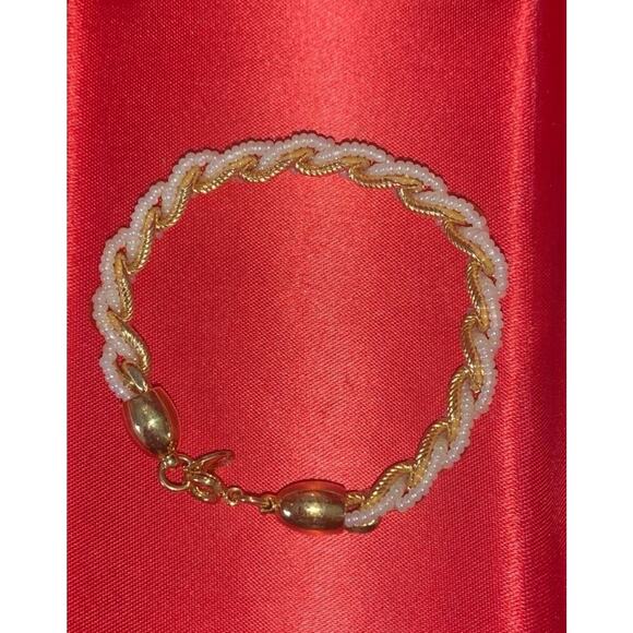 Vintage Trifari Gold Tone Twisted Rope & Faux Pearl Chain Bracelet Signed - Picture 1 of 4